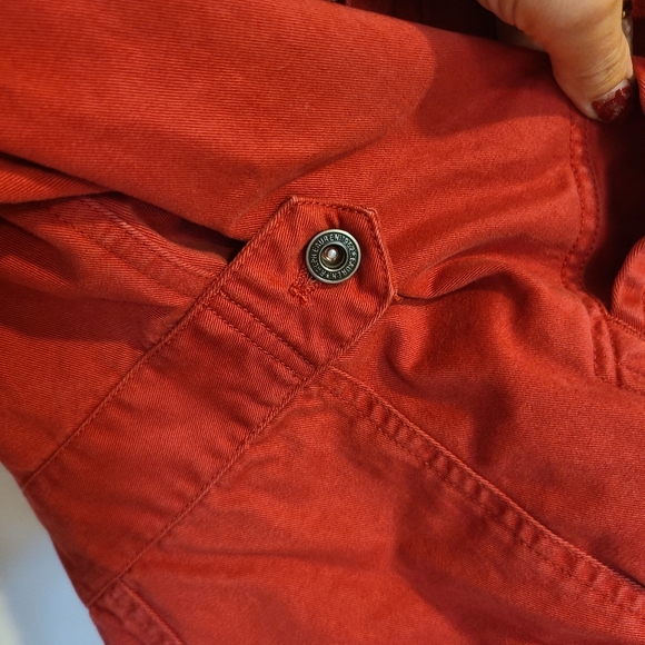 Zip up coat, button adjustments on sides to make a more tailored fit - Picture 3 of 4